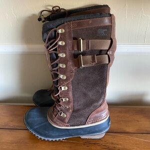 Sorel Brown and Black Lace-Up Boots